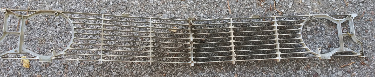 1962 Oldsmobile Grille Dynamic 88 98 Starfire OEM