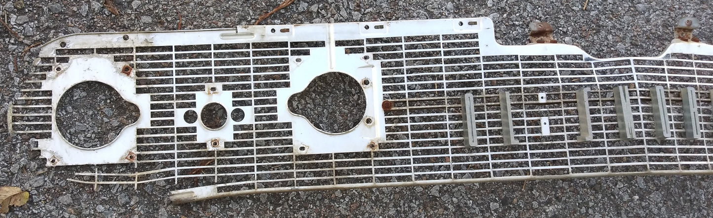 1959 Oldsmobile 88 front grille
