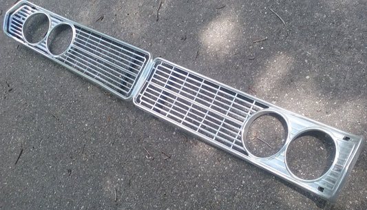 1968 Ford Galaxie Custom Ranch Wagon grille pair